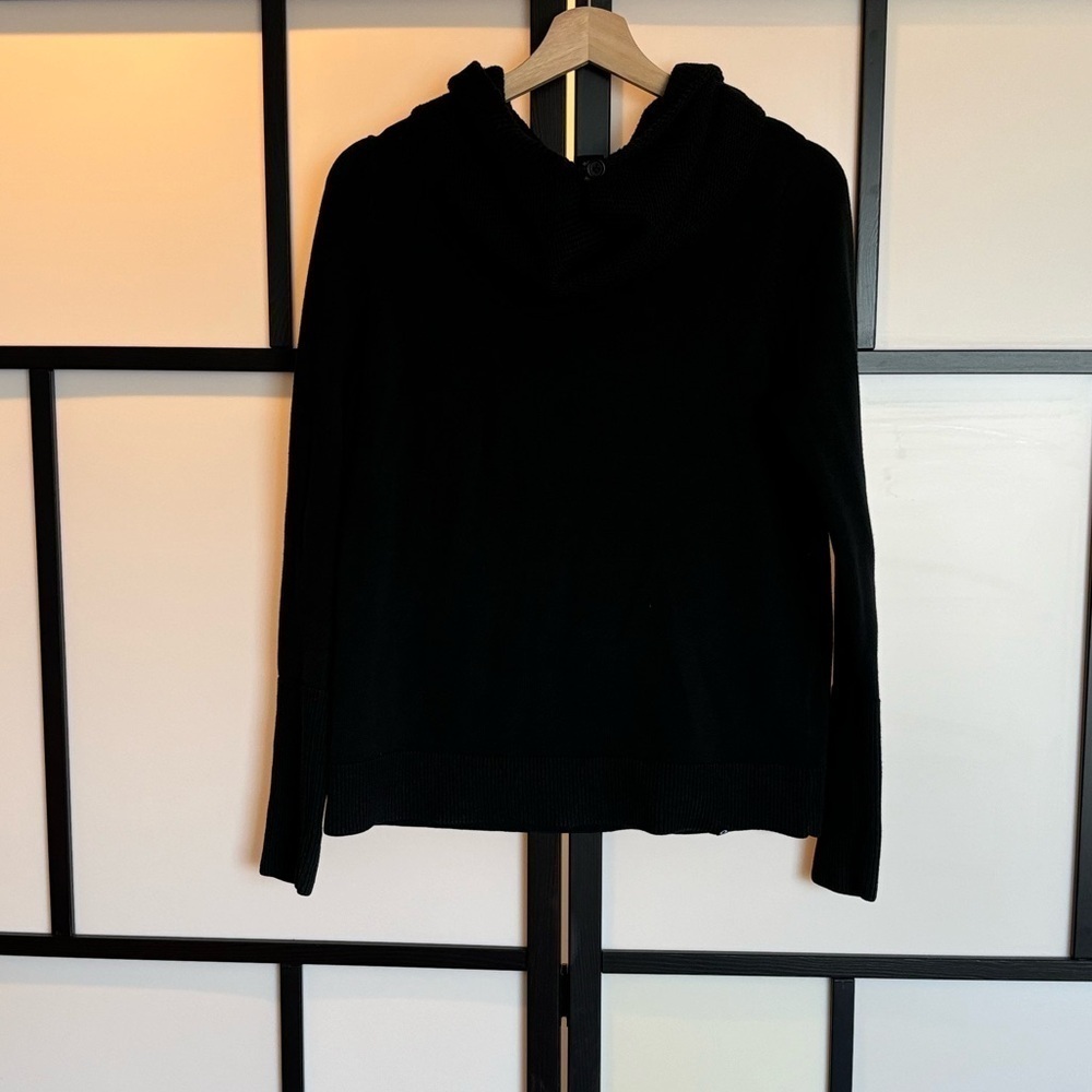 Oakley Women’s black knit‎ sweater. Size small